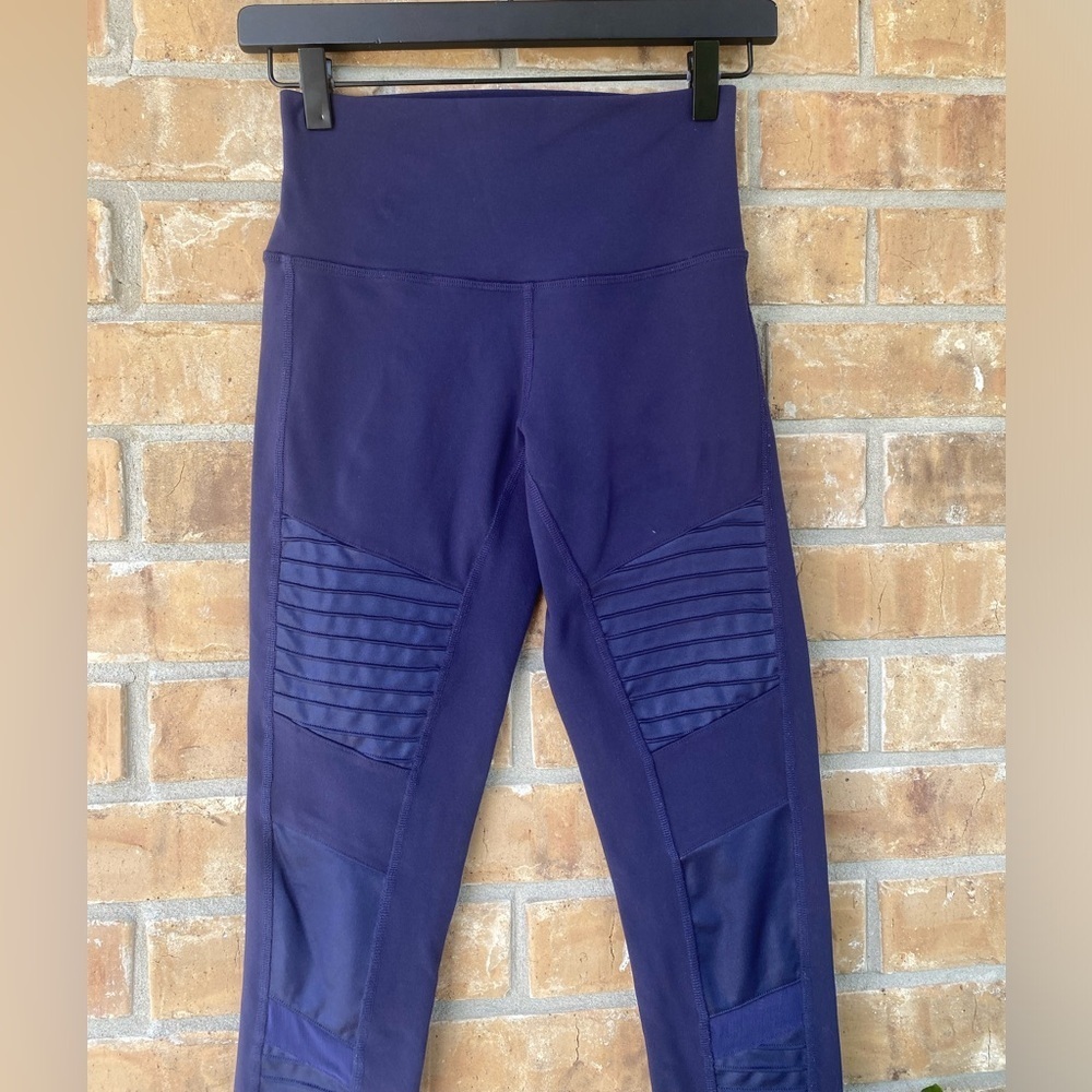 ALO Yoga Moto Leggings, Navy, Size Small - Picture 7 of 12
